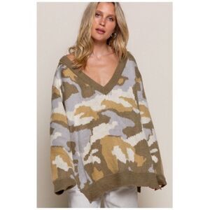 V-NECK Sweater In camouflage